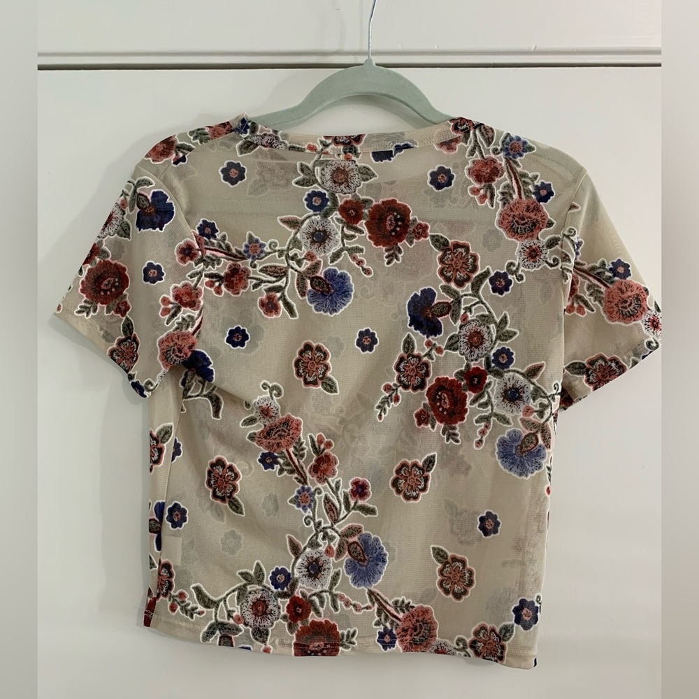 Floral Top - Picture 3 of 5